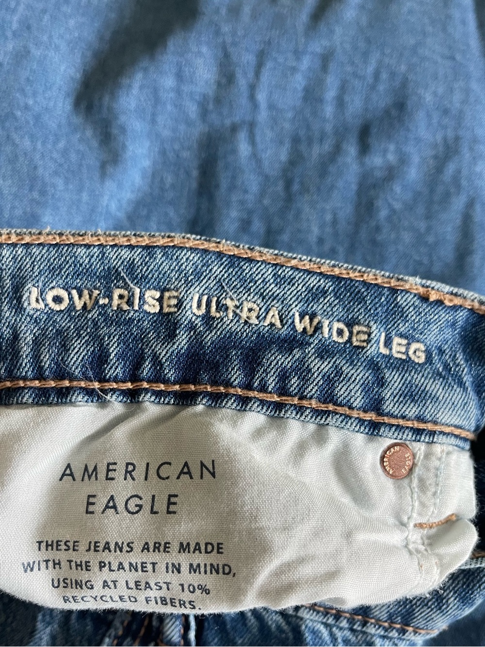 American Eagle Jeans Women’s Blue Dreamy Drape Ultra Wide Leg Low Rise 10 L NWT - Picture 7 of 7